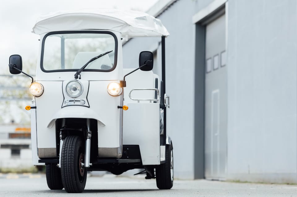 Angers: City Center Tour in an Electric Tuk-Tuk - Tour Overview