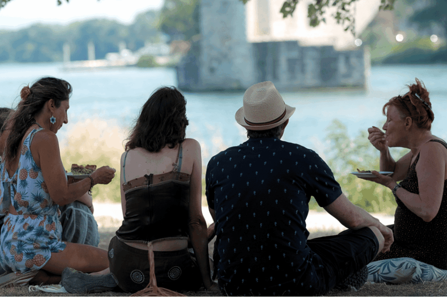 Avignon: Gourmet Picnic With a View of the Pont D’avignon