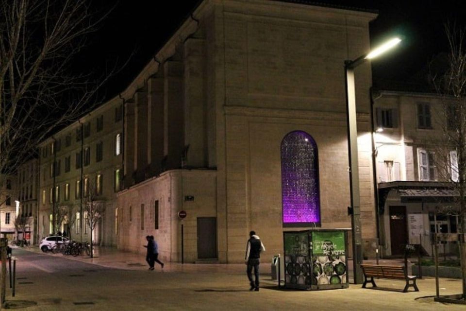 Avignon: The Night Owl Between Past and Present - Avignons Captivating Nighttime Exploration