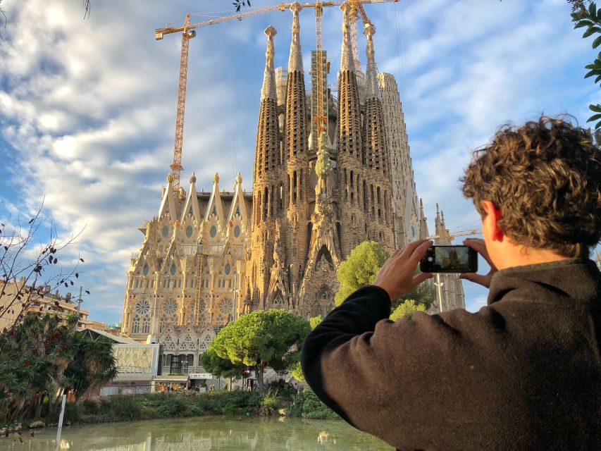 Barcelona: 3-Hour Bike Tour With a Local Guide - Tour Overview