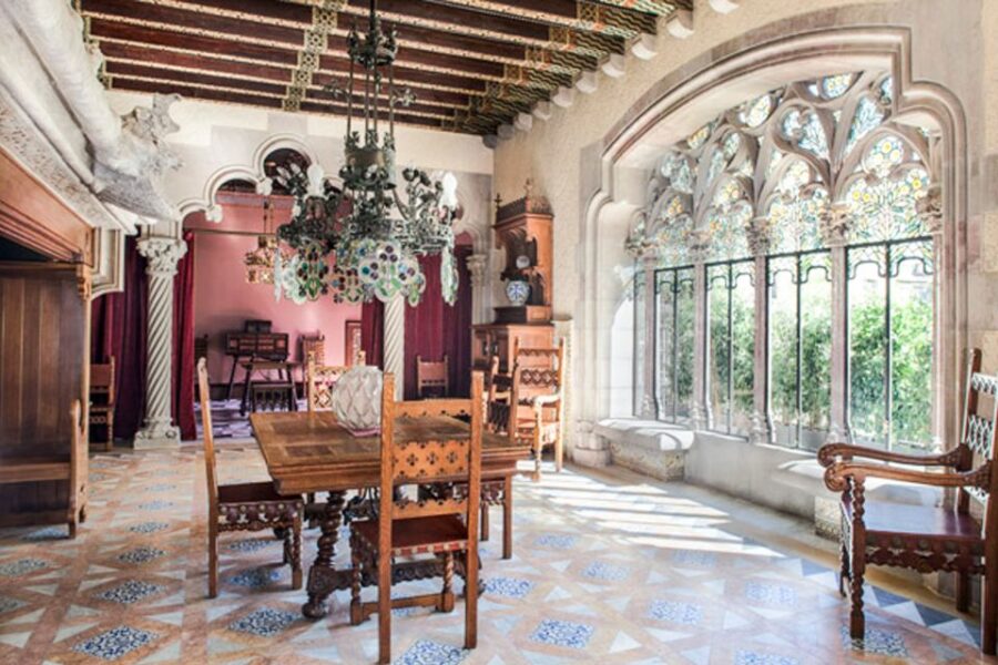 Barcelona: Casa Amatller Guided Visit With Chocolate Gift - Overview of the Experience