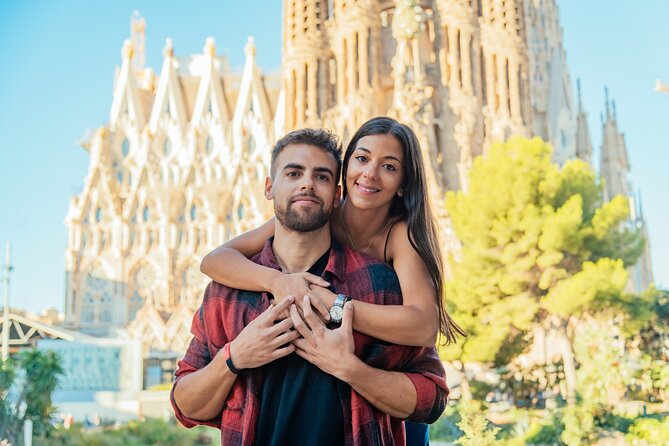 Barcelona : Private Photoshoot Outside Sagrada Familia