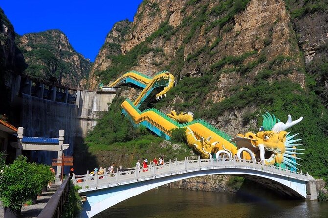 Beijing Private Tour to Badaling Great Wall and Longqing Gorge With Boat Ride