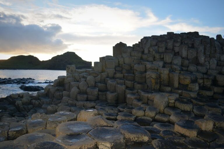 Belfast & Giants Causeway: 2-Day Rail Tour From Dublin