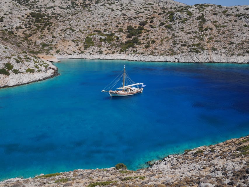 Benitses: Blue Lagoon and Cave Cruise With Drinks and Lunch