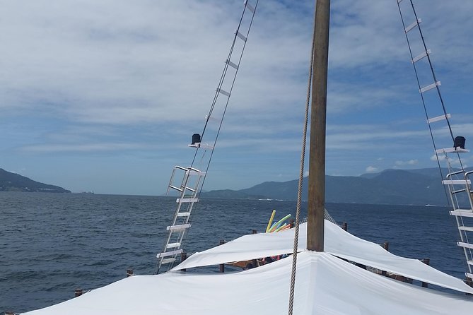 Boat Tours to Tropical Islands