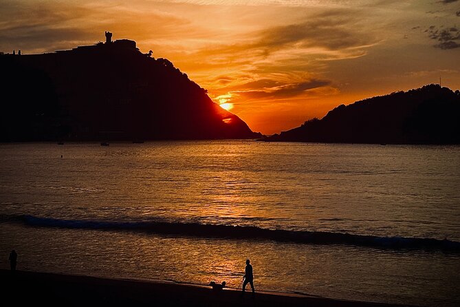 Boat Trip Through the Bay and the Coast of Donostia San Sebastián