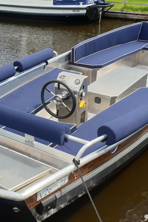 Boatrental 2 Hours 12 Person With Steeringwheel and Cushions