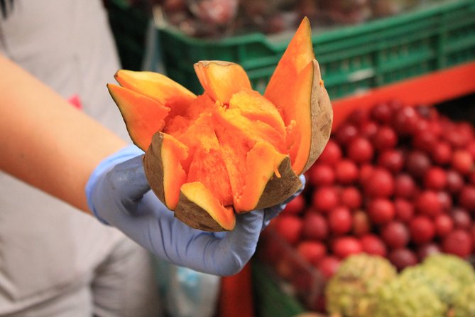 Bogota Farmers Market Private Tour: +15 Fruit & Treats Tasting • 3h