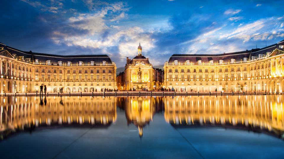 Bordeaux: First Discovery Walk and Reading Walking Tour - Tour Overview