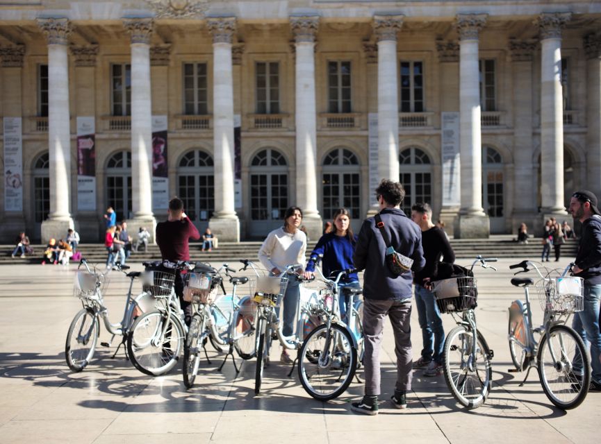 Bordeaux: Historic Center & Chartrons District Bike Tour