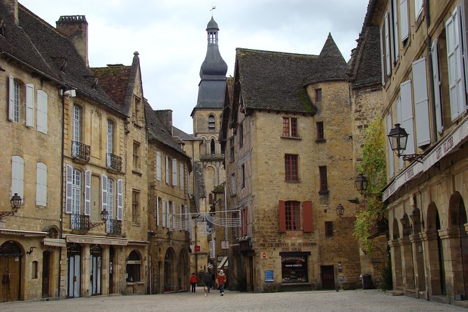 Bordeaux to Dordogne – Private Tour: Fortified Castles and Medieval Villages