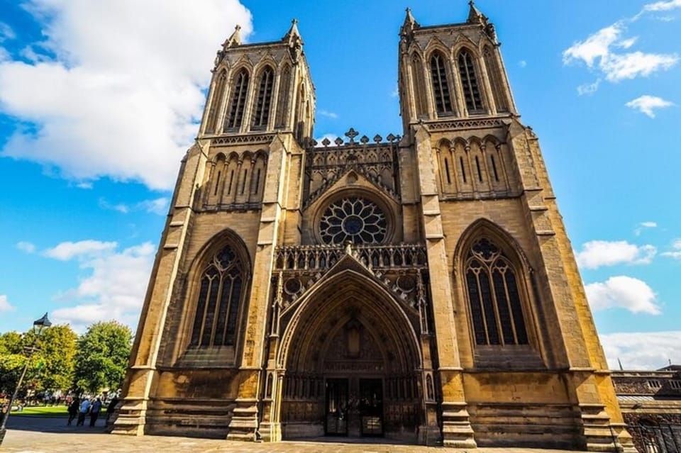 Bristol : Sightseeing Custom Tour With a Local Guide - Tour Overview