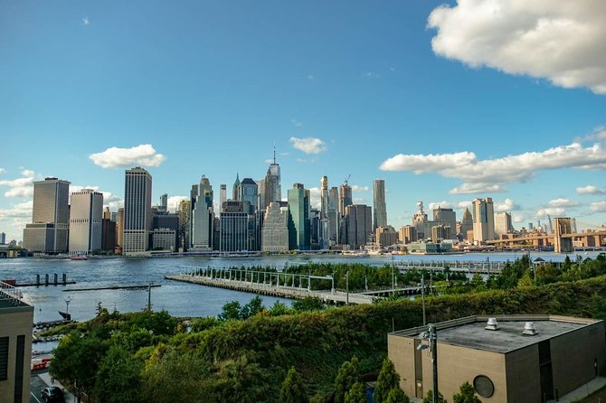 Brooklyn Heights, Dumbo, and Brooklyn Bridge Guided Tour in French