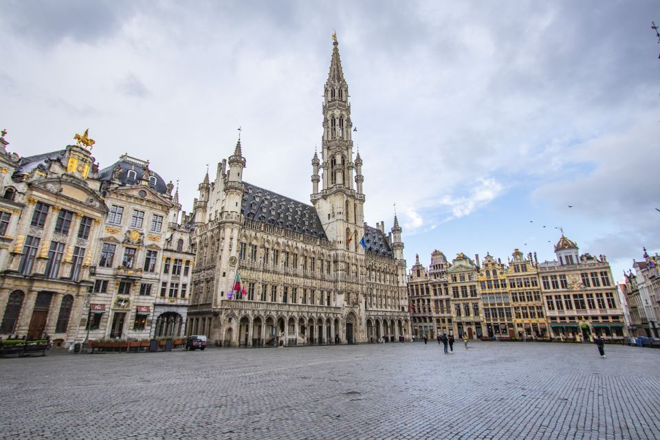 Brussels: Insta-Perfect Walk With a Local - Overview of the Experience