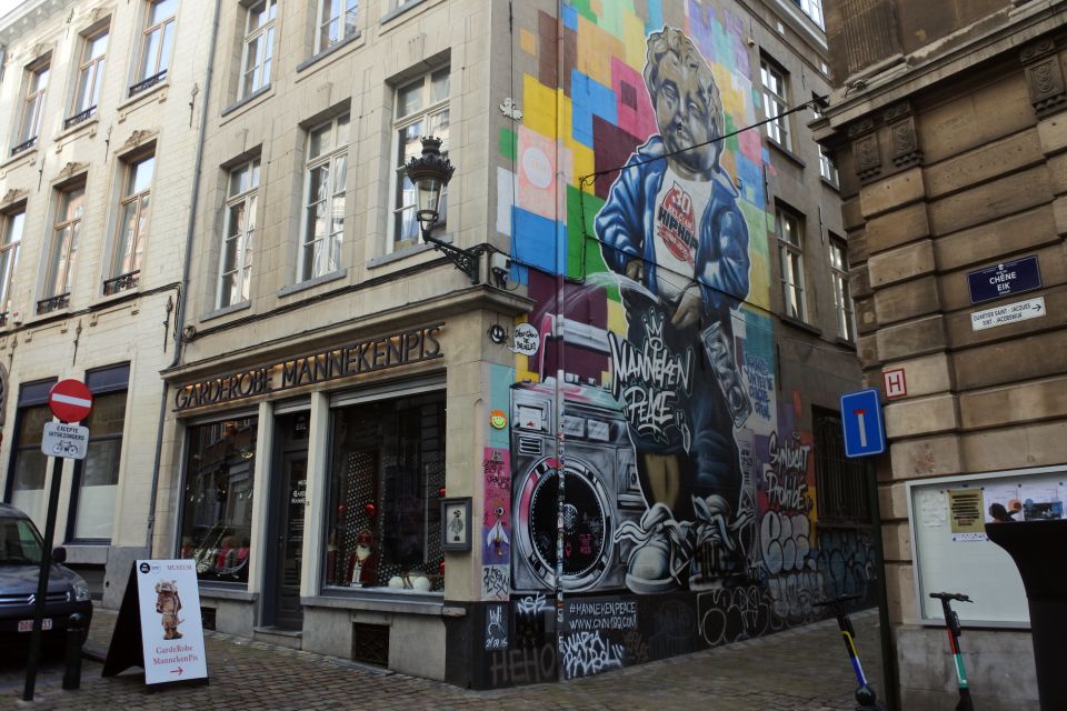 Brussels: the Comic Book Walls Walking Tour - Tour Overview