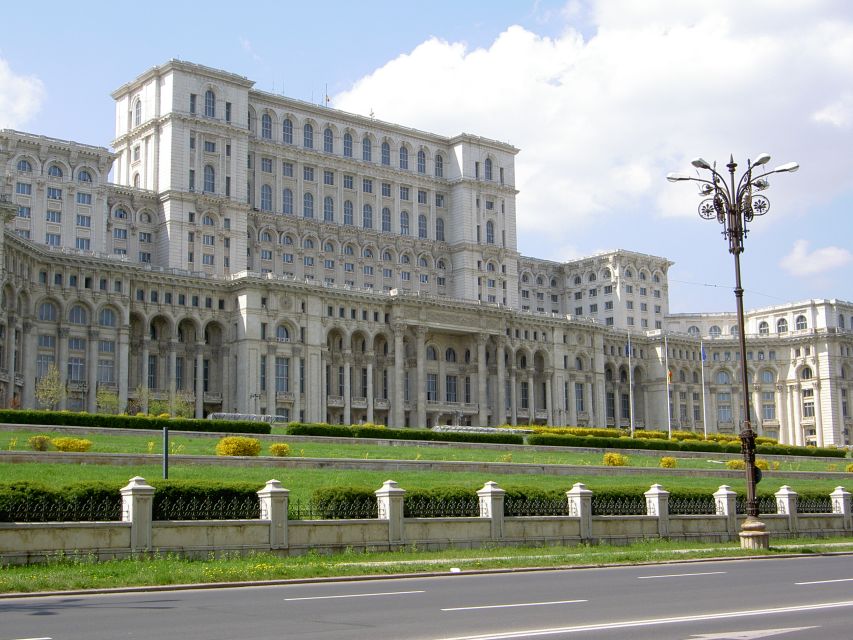 Bucharest Transfer To/From Hotel/Airport/Train Station - Overview of Transfer Services