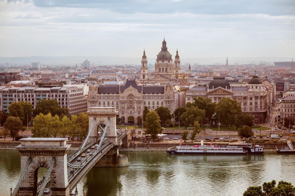 Budapest: Buda Castle Walk With Saint Stephens Hall - Tour Overview