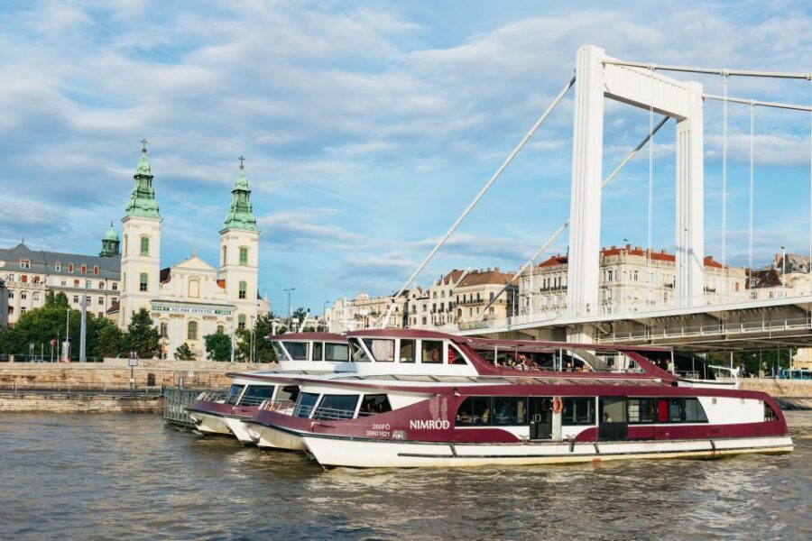 Budapest: Downtown Budapest Cocktail Cruise