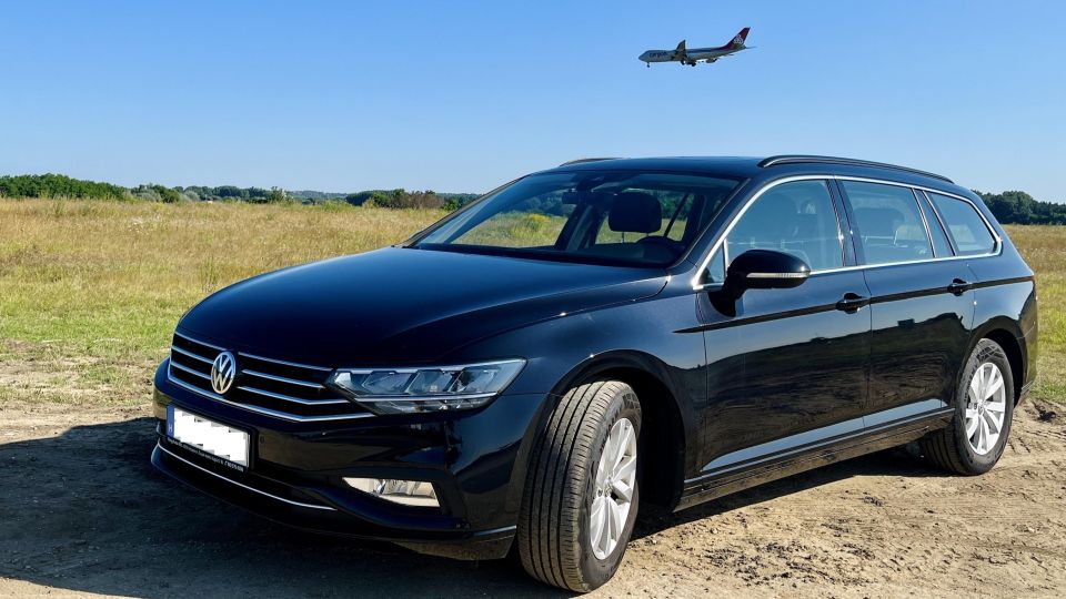 Budapest: Private Airport Transfer - Experience Highlights