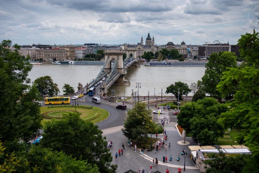 Budapest: Private Luxury Sightseeing Tour - Tour Overview
