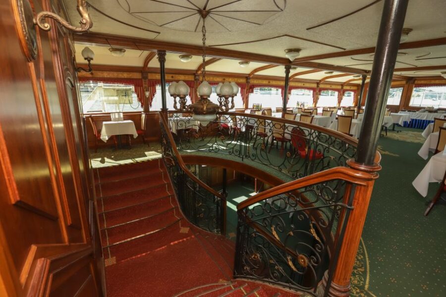 Budapest: Summer Brunch & Cruise With Prosecco or Cake