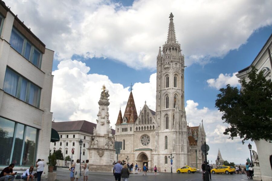 Budapest: Walking Tour in German