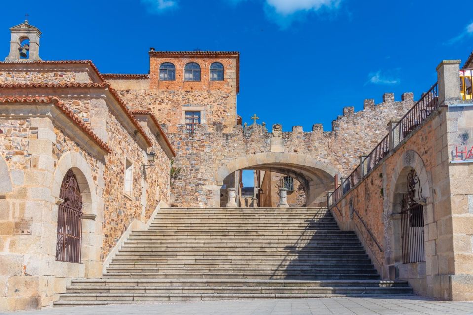 Cáceres: Guided Tour + Entrance to Monuments + Tasting - Tour Overview and Pricing