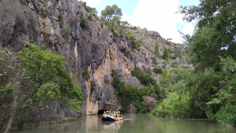 Calasparra: Almadenes Canyon Rafting With Caves and Rock Art - Activity Overview