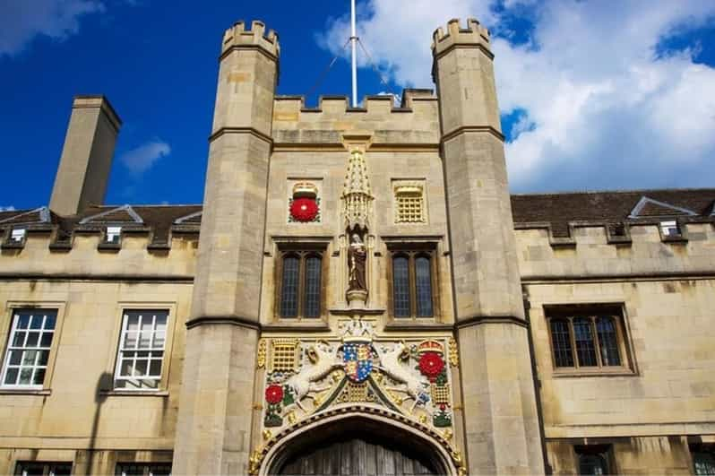 Cambridge: Sightseeing Walking Tour With a Local Guide - Discovering Cambridges Architectural Gems