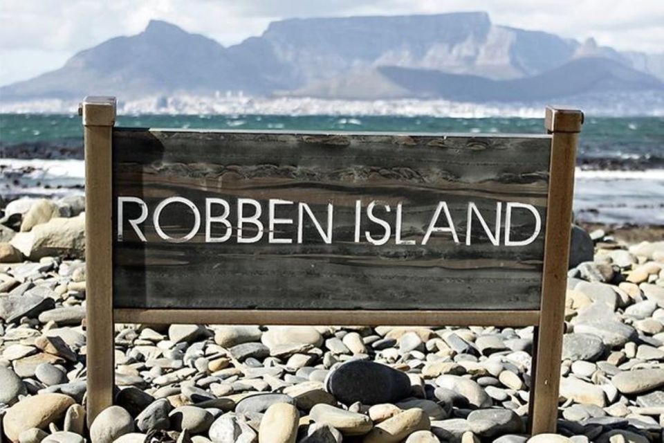 Cape Town City Highlights Tour:Robben Island, Table Mountain - Tour Overview