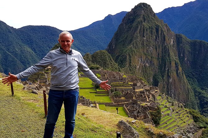 Chinchero Sacred Valley Premiun Hike & Machupicchu 3d-2n - Tour Overview