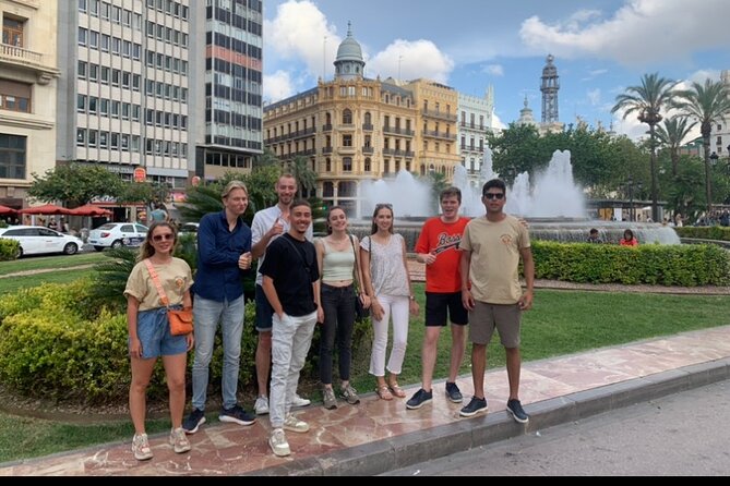 Christmas Tapas and Wine Tour in Valencia