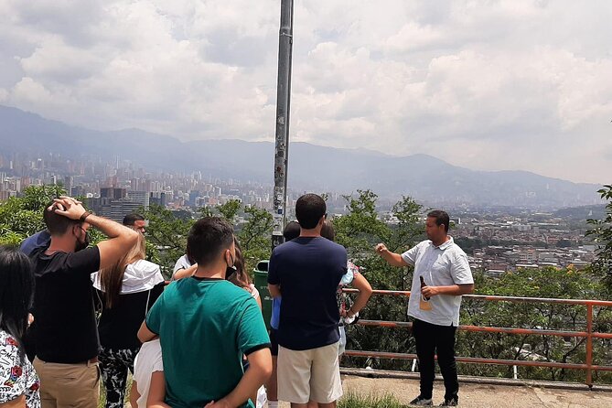 City Tour, Comuna 13, and Graffiti Medellin