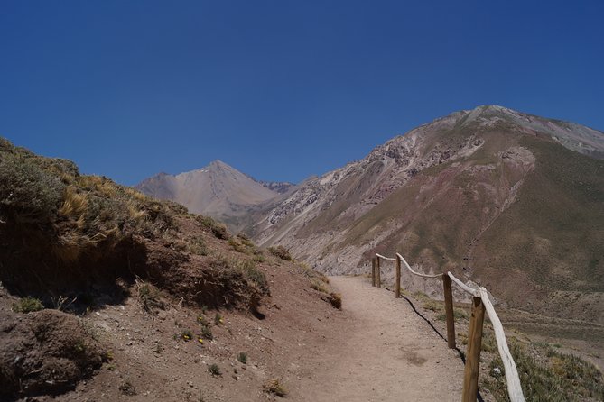 Colina Hot Springs, 4x4 Cars and Outdoor Barbecue!