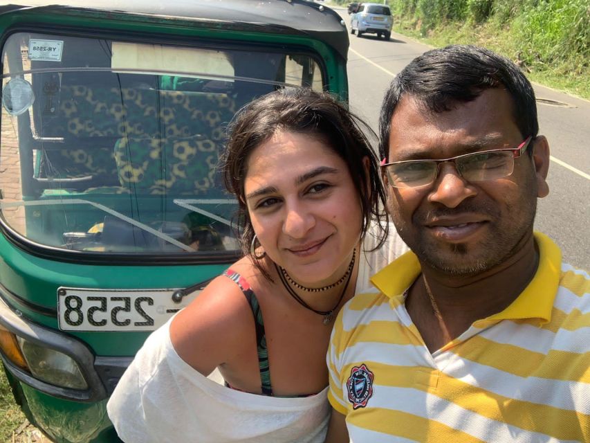 Colombo: City Highlights Guiding Private Tour by Tuk Tuk