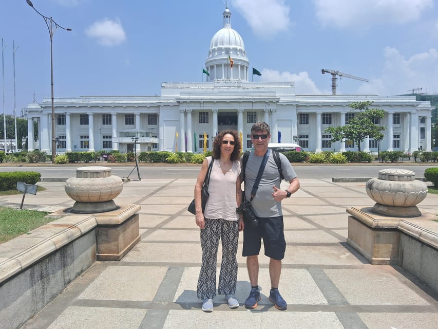 Colombo: Guided City Tour by Tuk Tuk With All Entry Fees