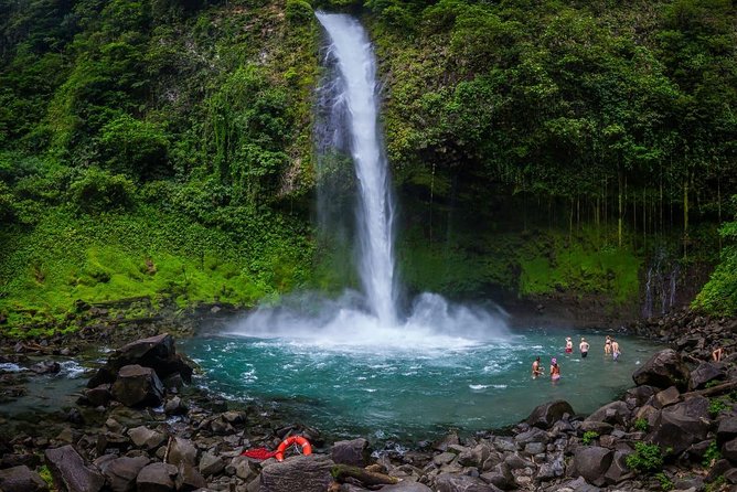 Combo Jungle, Volcano Hike, Fortuna Waterfall, Hanging Bridges & Hotsprings