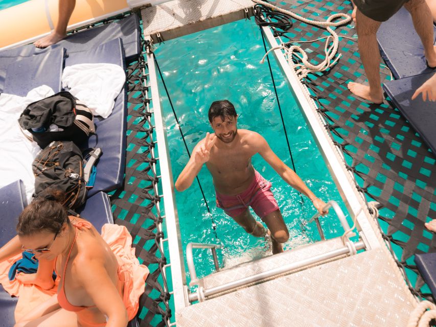 Comino: Blue Lagoon Catamaran Cruise With Lunch and Open Bar
