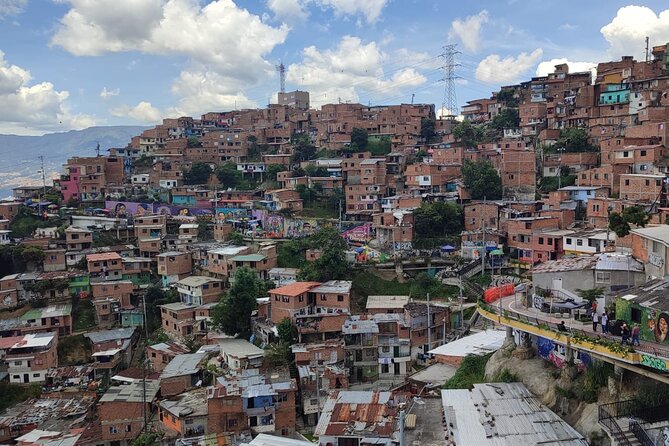 Comuna 13 History and Graffiti Tour With Cable Car | Travel Buddies