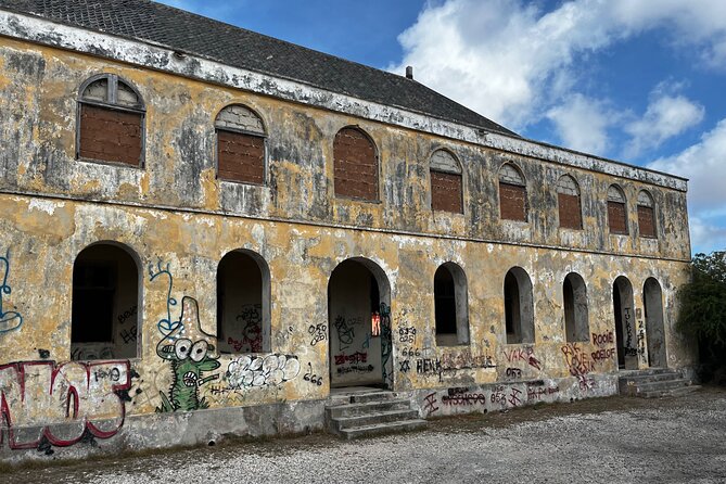 Curacao: Small Group Bus Sightseeing Tour & Snorkling Trip