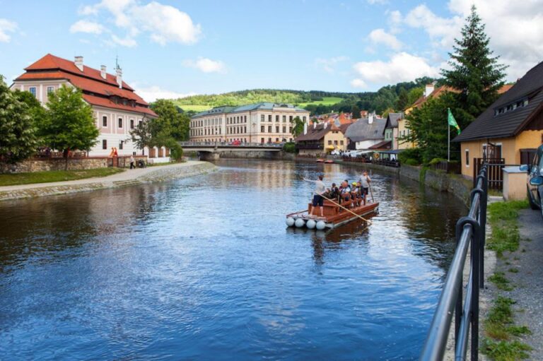 Czech Krumlov: Wooden Raft River Cruise