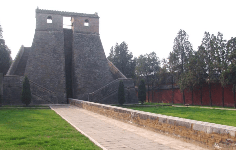 Day Tour to Dengfeng Shaolin Temple Yuan Dynasty Observatory - Exploring the Observatory