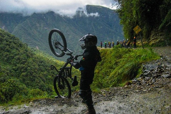 Death Road by Bike -Full Suspension- - Included Equipment and Amenities