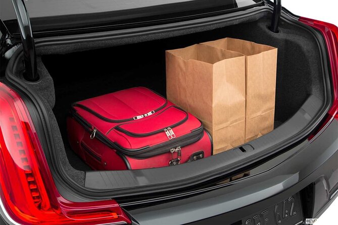 Departure Private Transfer Vancouver to YVR Airport or Cruise Port- Business Car