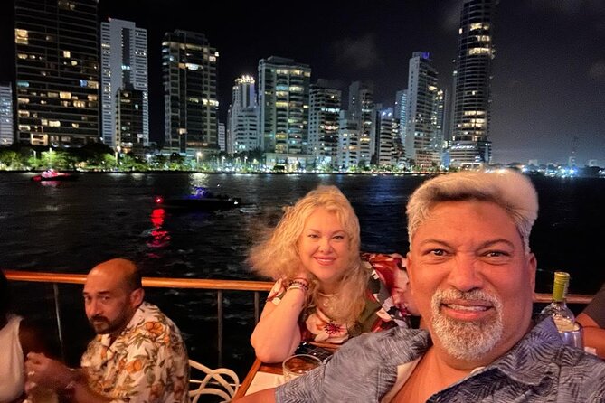 Dinner Cruise Tour Through the Bay of Cartagena - Tour Overview