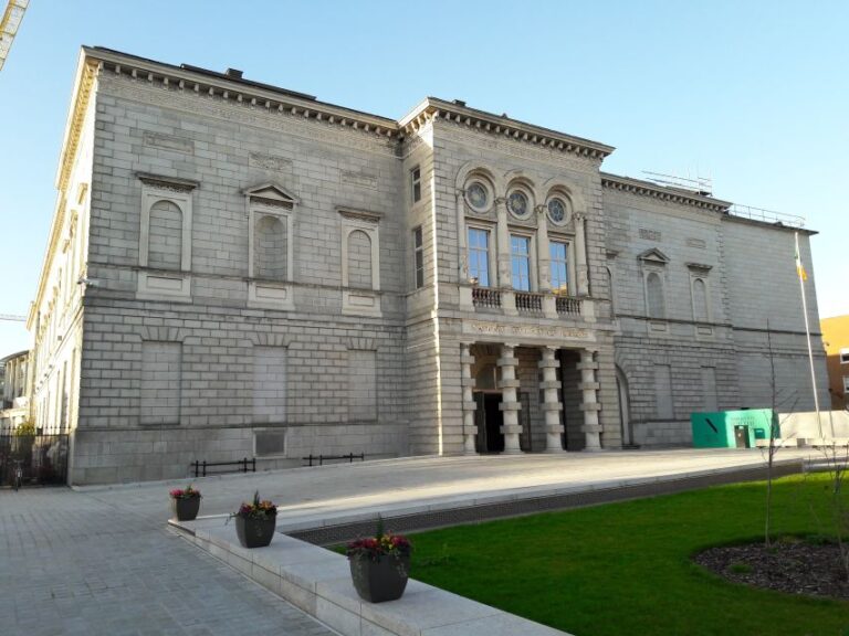 Dublin: Private Tour of City Monuments in Spanish