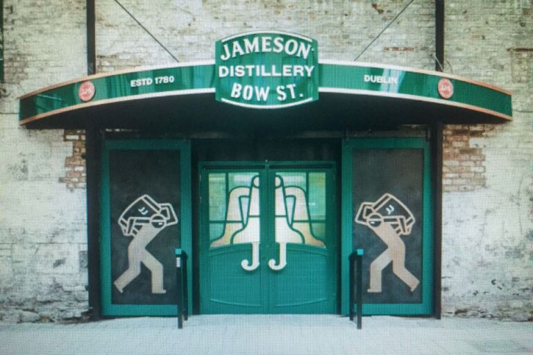 Dublin: Skip-the-Line Guinness and Jameson Whiskey Tour