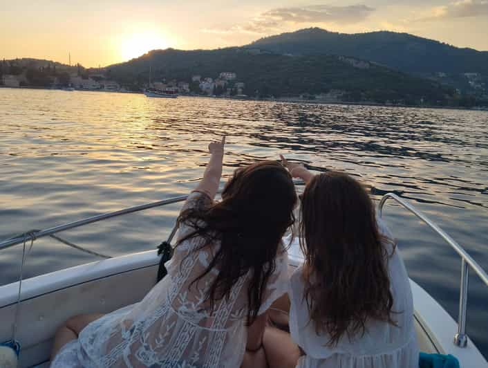 Dubrovnik: Golden Hour Relaxing Sunset Boat Tour - Tour Overview