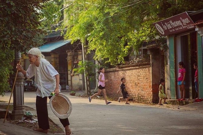 Duong Lam Ancient Village Full Day Tour From Hanoi & Experiencing Local Life